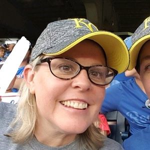 Meet your Posher, Lori